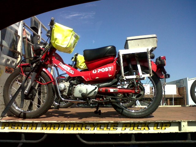邮局摩托车，yóujú mótuōchē, postoffice motorbike